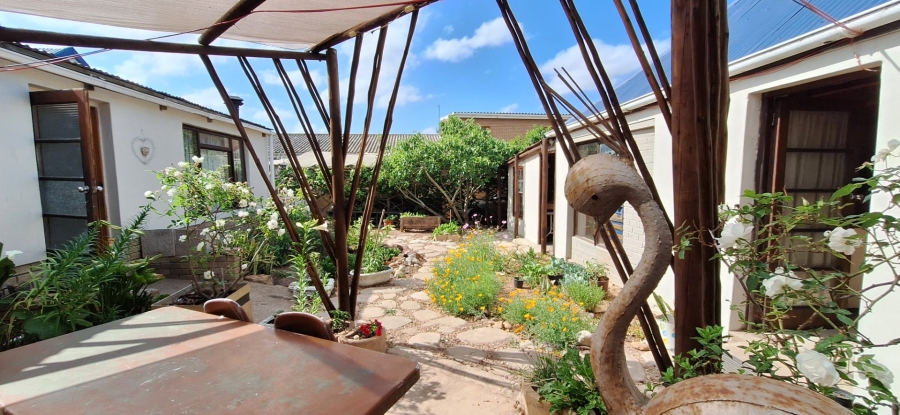 2 Bedroom Property for Sale in Albertinia Western Cape